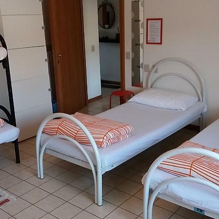 Hostel Easy Pisa Luaran gambar